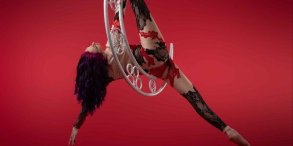 Aerial-Moon-Acrobat-Valentine-Entertainment