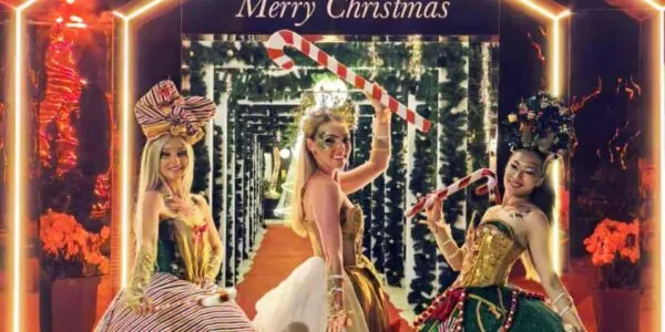 Christmas-Candy-Walkabout-Act-Shopping-Centre-Entertainment