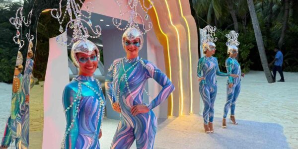 Crystal-Chandelier-Canapé-Hostesses-Events