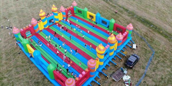Worlds-Biggest-Bouncy-Castle-Public-Events