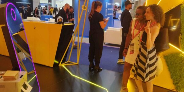 magic-mirror-photo-booth-product-launches