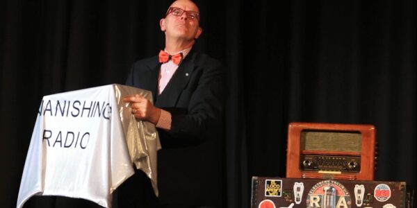 Branded-Mime-and-Magic-Show-Exhibitions