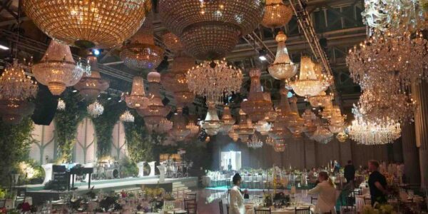 Chandeliers-For-Events-Gala-Dinners