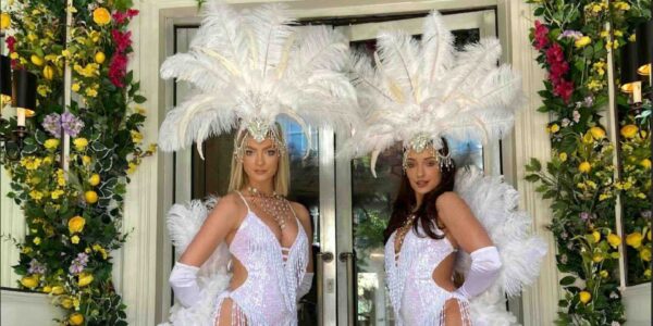 Luxury-Burlesque-Showgirls-Gala-Dinner