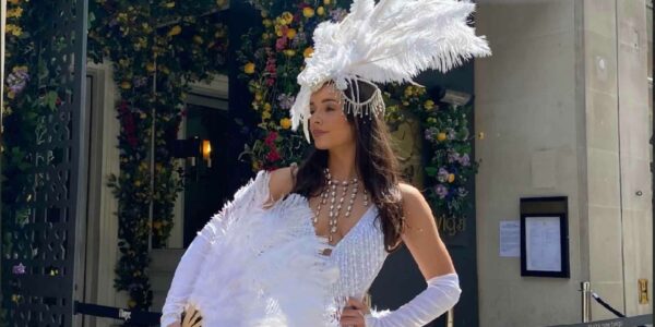 Luxury-Burlesque-Showgirls-Opulent-Events