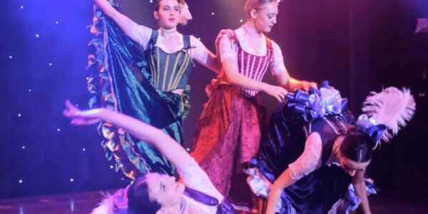 Parisian-Can-Can-Dancers-Gala-Dinners
