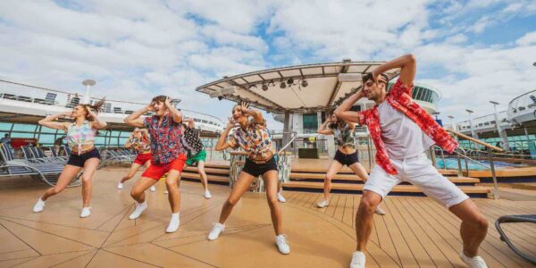 Sun-Soaked-Movie-Themed-Stage-Show-Festivals