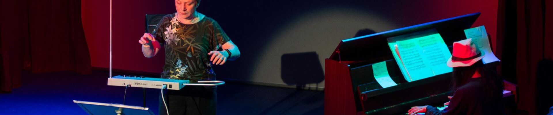 Theremin-Event-Performer-Stage-Show Theremin-Event-Performer-Stage-Show
