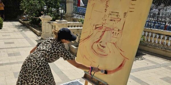 Luxury-Live-Painter-Outdoor-Family-Fun-Days