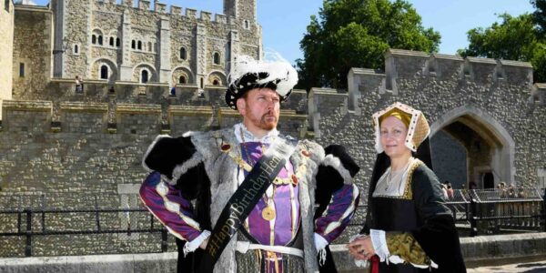 Medieval-and-Tudor-Entertainers-Authentic-Henry-VIII-and-Elizabeth-I