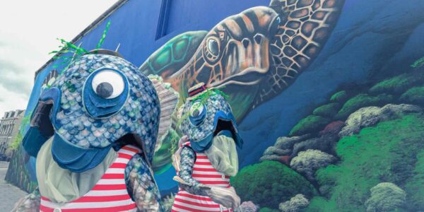 Reverse-Mermaid-Walkabout-Act-Under-The-Sea-Entertainment