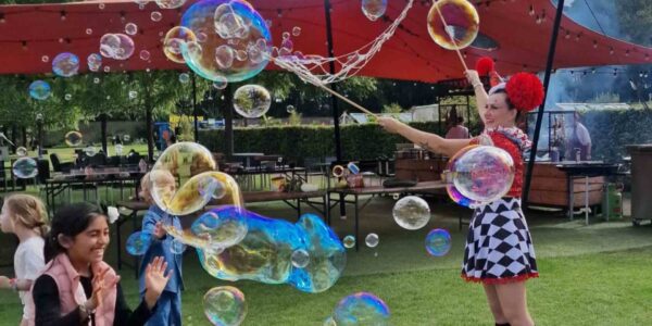 Colourful-Bubble-Performer-Festivals