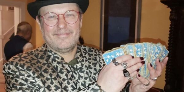 Hire-Tarot-Style-Readings-For-Events