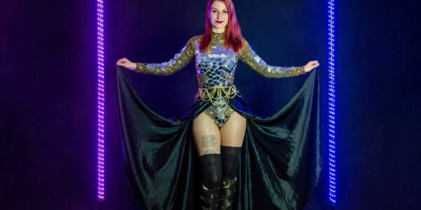 Sci-Fi-LED-Roaming-Hostesses-Themed-Events