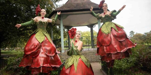 Stilt-Walking-Roses-Public-Events