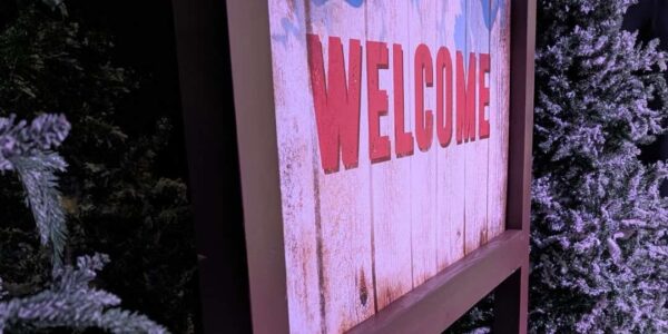 Alpine-Event-Styling-Welcome-Sign