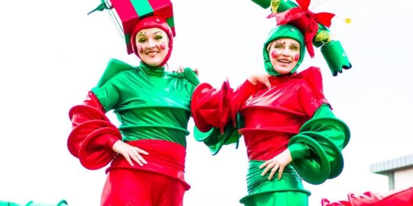 Book-Christmas-Entertainers-For-Events