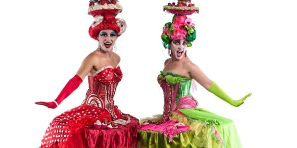 Cupcake-Stilt-Walkers-Family-Fun