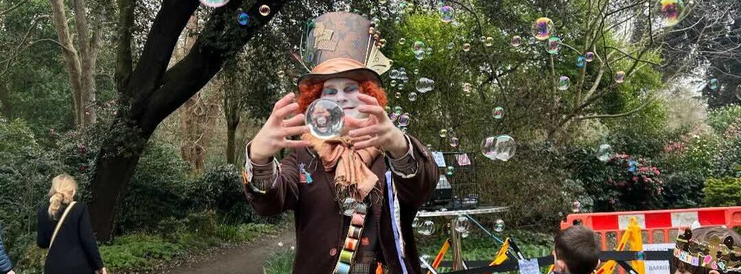 Mad-Hatter-Bubble-Juggler-Festivals Mad-Hatter-Bubble-Juggler-Festivals
