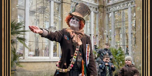 Mad-Hatter-Bubble-Juggler-Indoor-Events