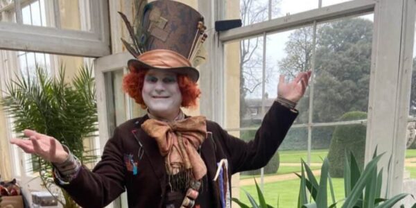 Mad-Hatter-Bubble-Juggler-Outdoor-Events