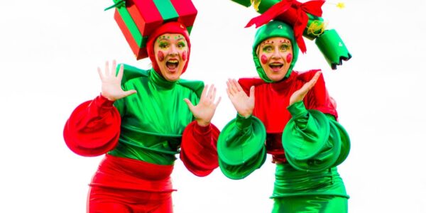 Red-and-Green-Christmas-Stilt-Walkers