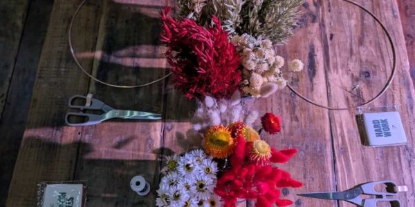 Rustic-Winter-Lodge-Wreath-Team-Building