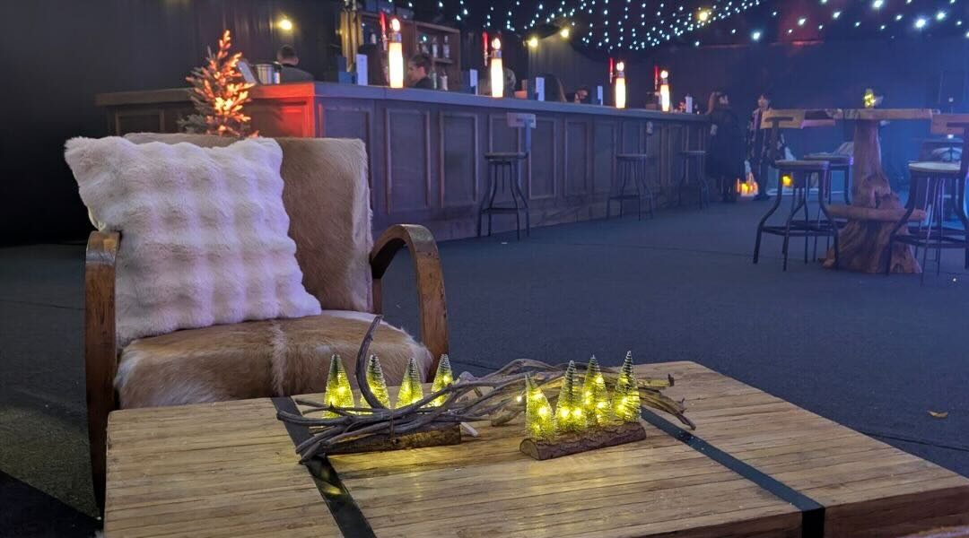 Ski-Lodge-Theme-Events-Table-Decorations