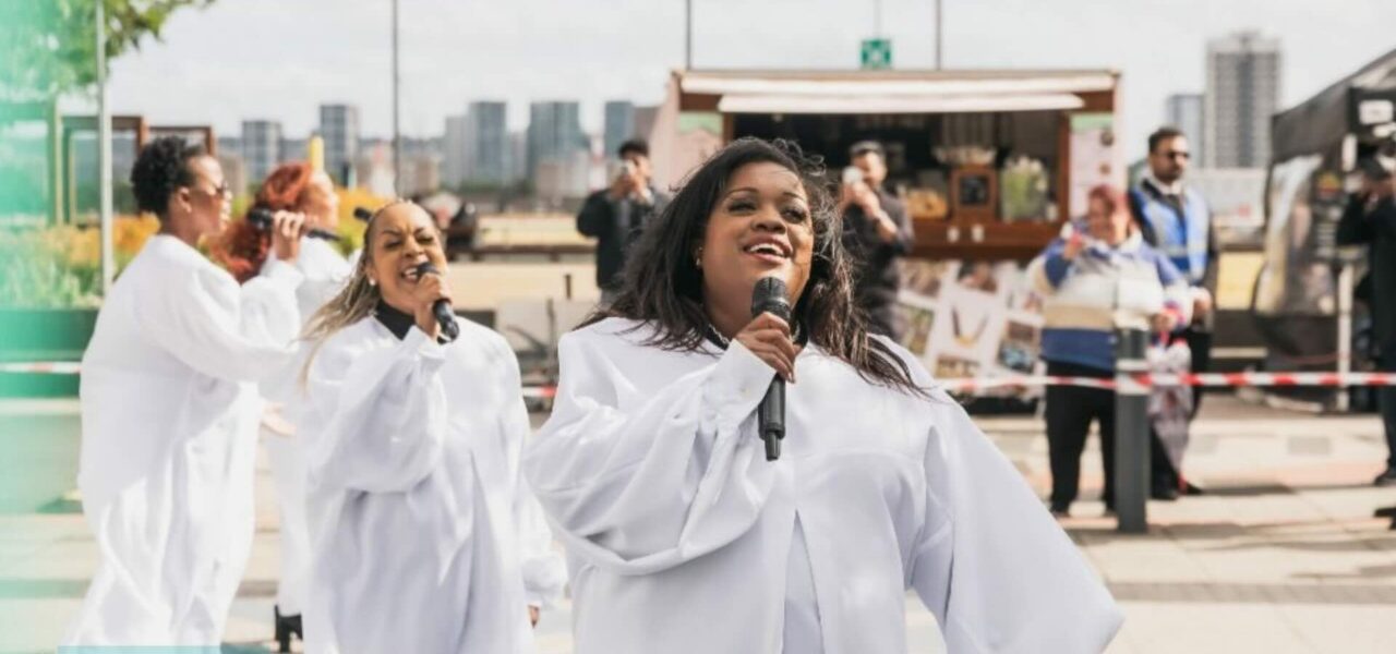UEL-Wow-Factor-Bespoke-Show-Singers