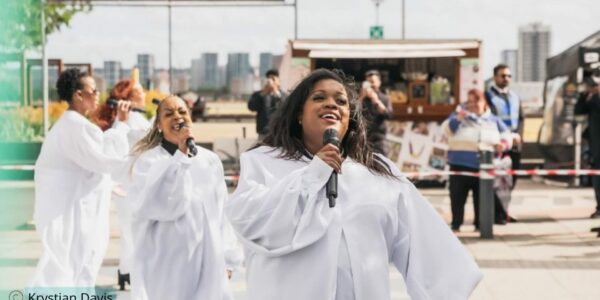 UEL-Wow-Factor-Bespoke-Show-Singers