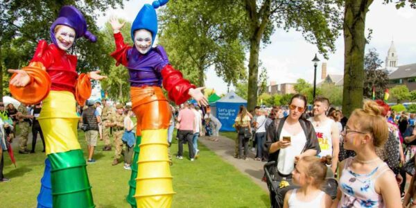 Rainbow-Stilt-Walkers-For-Hire