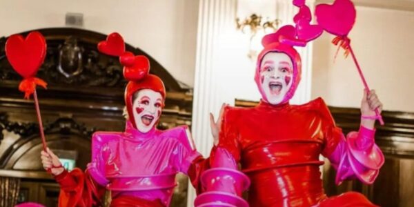 Valentines-Day-Stilt-Walkers