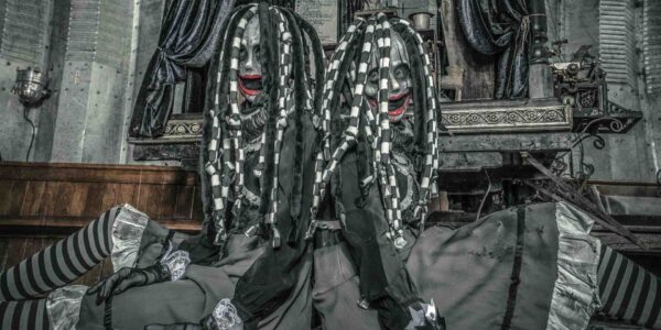 Burton-Halloween-Inspired-Performers-Scare-Attractions