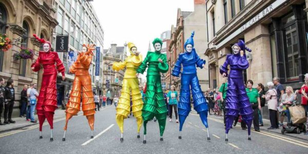 Colourful-Stilt-Walking-Act