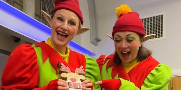 Comedy-Stilt-Walking-Elves