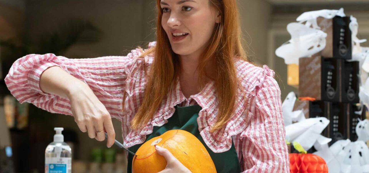 Corporate-Halloween-Entertainment-Pumpkin-Carving-Workshops