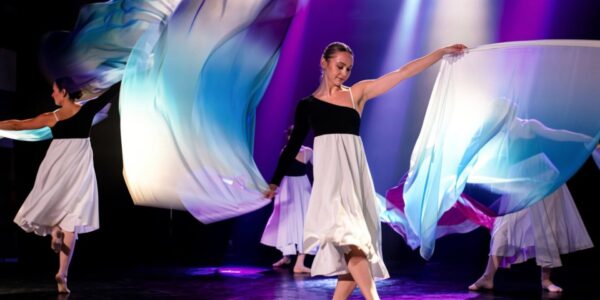 Silk-Flag-Performers-Gala-Dinners