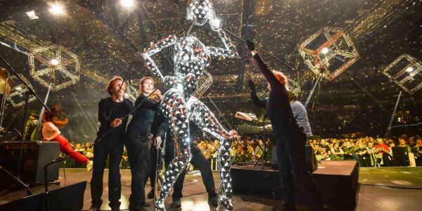 Giant-Light-Puppets
