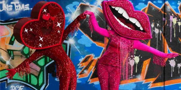Heart-And-Lips-Walkabout-Characters-Dancing-Together