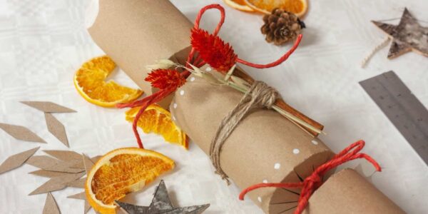 Make-Your-Own-Christmas-Crackers