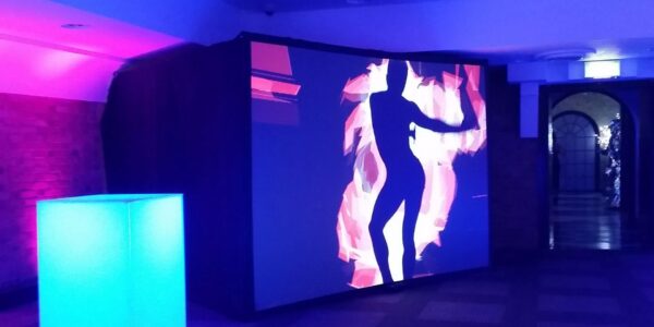 Shadow-Projection-Dancer