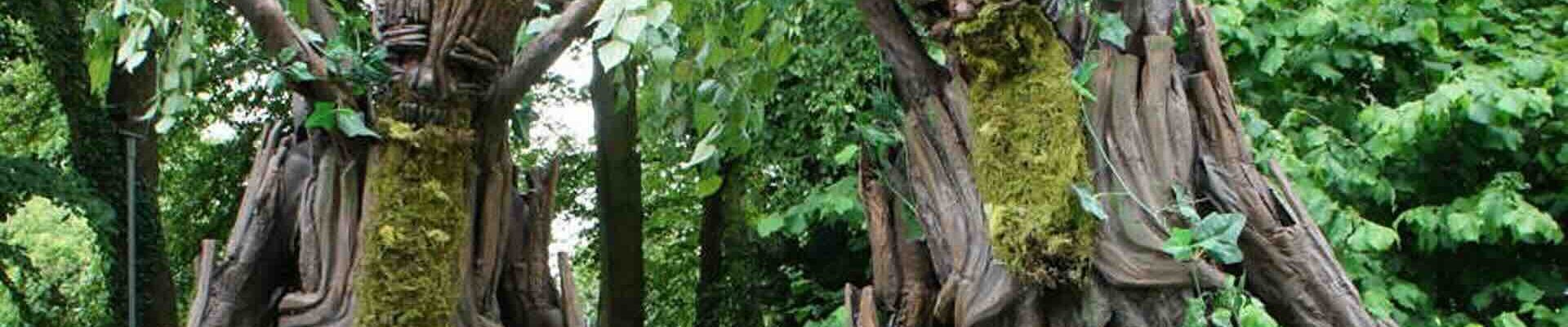 Stilt-Walking-Tree-Family-Fun-Days