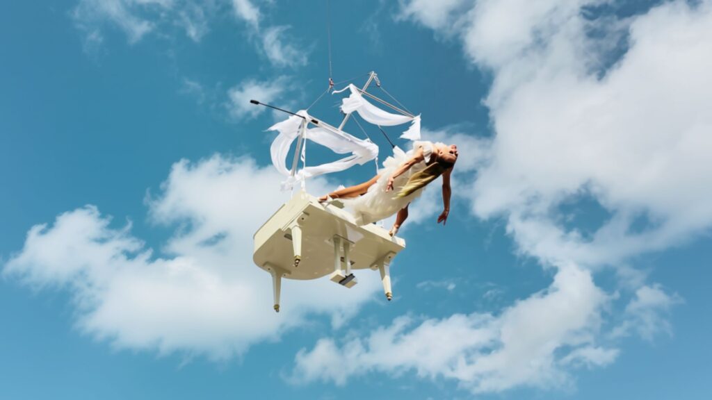 An arial piano act for bespoke events