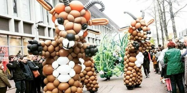 Balloon-Animal-Costumes-Parade-Entertainment