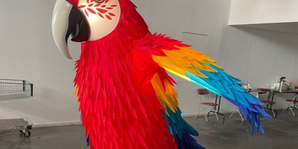 Giant-Parrot-Walkabout-Act-Hire