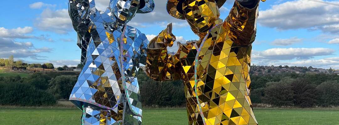 Gold-Mirror-Man-And-Silver-Mirror-Man