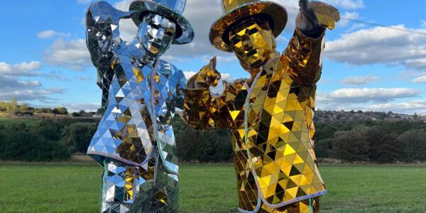 Gold-Mirror-Man-And-Silver-Mirror-Man