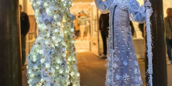 Winter-stilt-walker-retail-frontage