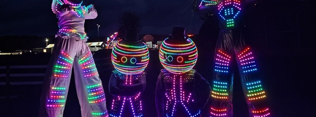 Led-Pixel-Dancers-And-Stilt-Walkers