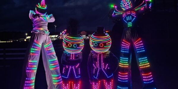 Led-Pixel-Dancers-And-Stilt-Walkers